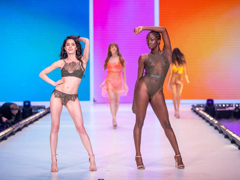 Завтра вместе с Hunkemoller - Family.ru