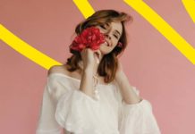 Влюбись в весну! Девушка с цветком