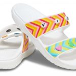 Встречаем лето вместе с Crocs Сандалии Crocs с фенечками