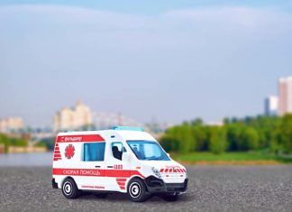 Игрушки Matchboх: спасаем, лечим и предотвращаем Игрушечная машинка скорой помощи