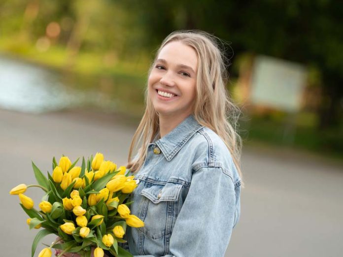 Марина Васильева с цветами