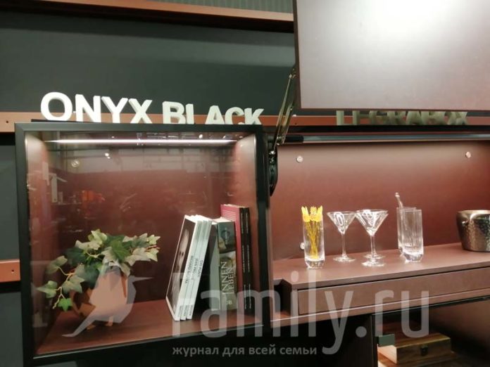 Onyx Black 