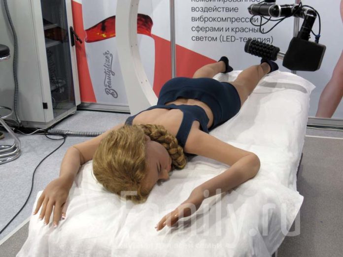 Робот-массажист на выставке InterCHARM - 2021