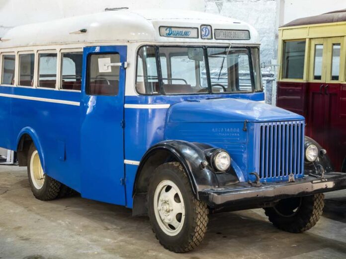 Автобус 40-х годов XX века