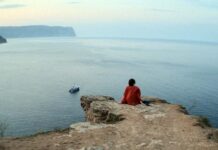 Страна Саша Человек на берегу моря