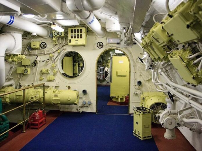 Подводная лодка внутри