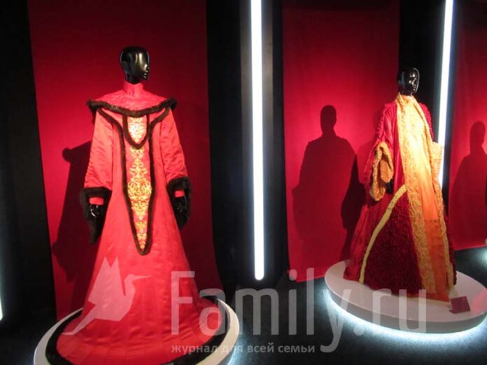 Выставка-косплей «В далёкой-далёкой Галактике»: платья королевы из «Звездных войн»