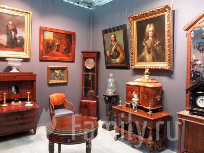 Антикварный салон: картины, мебель, часы