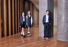 Smena: снова в школу! Дети в школьной форме Смена