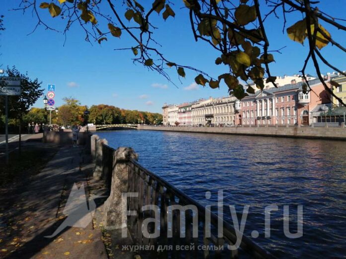 Набережная в Санкт-Петербурге