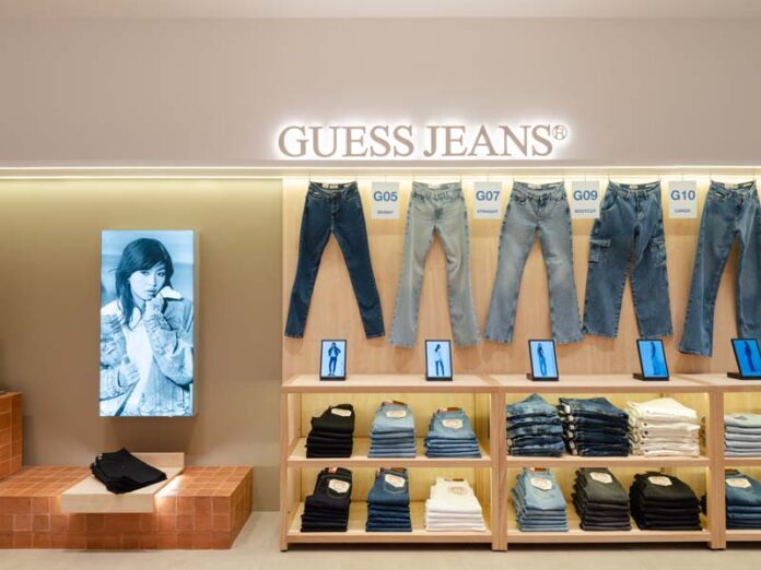 Guess-jeans-july-25-poster Магазин Guess Jeans
