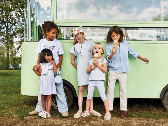 Девочки в одежде Guess Kids SS25