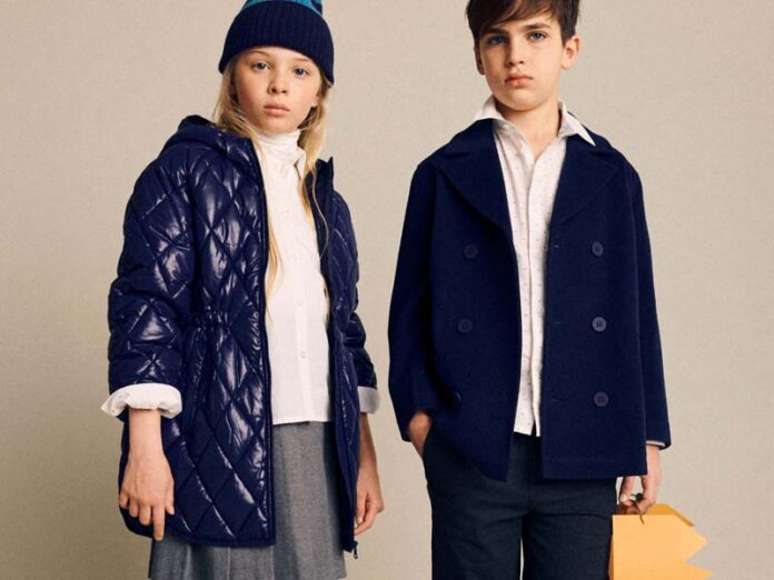 Мальчик и девочка в одежде Benetton
