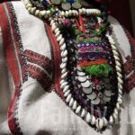 Новый сезон в музее Декор на старинном платье на выставке