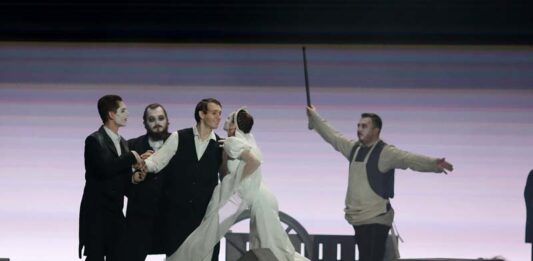 Фестиваль Достоевского: классика и эксперименты Двойник спектакль в Новгороде