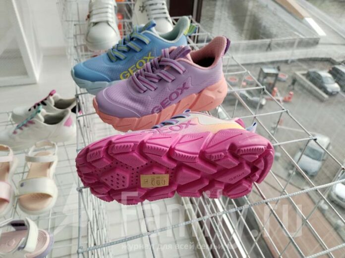 Детски кроссовки Геокс весна 2026