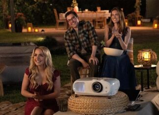 Фильмы декабря: исключения и сожаления Актеры смотрят кино на природе