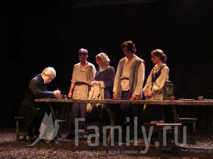 Маркиз и герои спектакля Вомпир Театр на Таганке