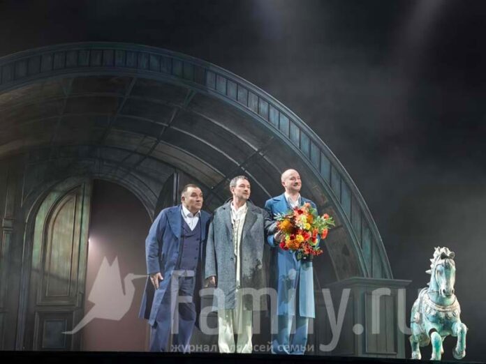 Кнуров, Карандышев и Выжеватов в спектакле Опус 48