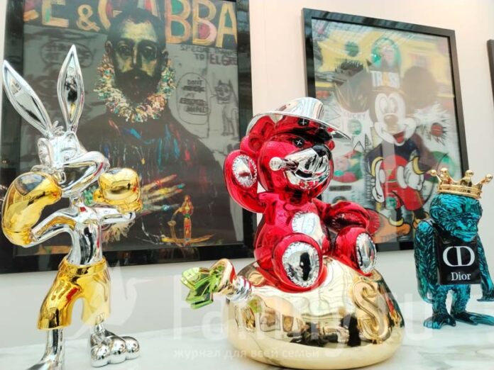 Заяц и медведь на выставке Арт Россия