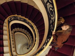 Кино марта: детектив, триллер и психология Частная жизнь Джоди Фостер на лестнице