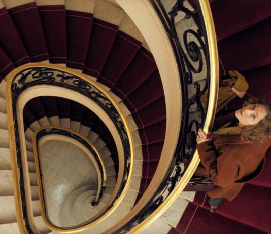 Кино марта: детектив, триллер и психология Частная жизнь Джоди Фостер на лестнице