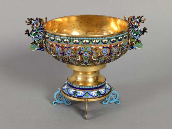 Ваза с эмалью XIX век Санкт-Петербург