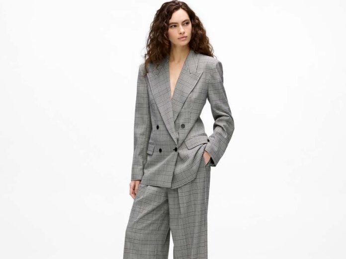 Костюм из коллекции Karl Lagerfeld осень-зима 2026